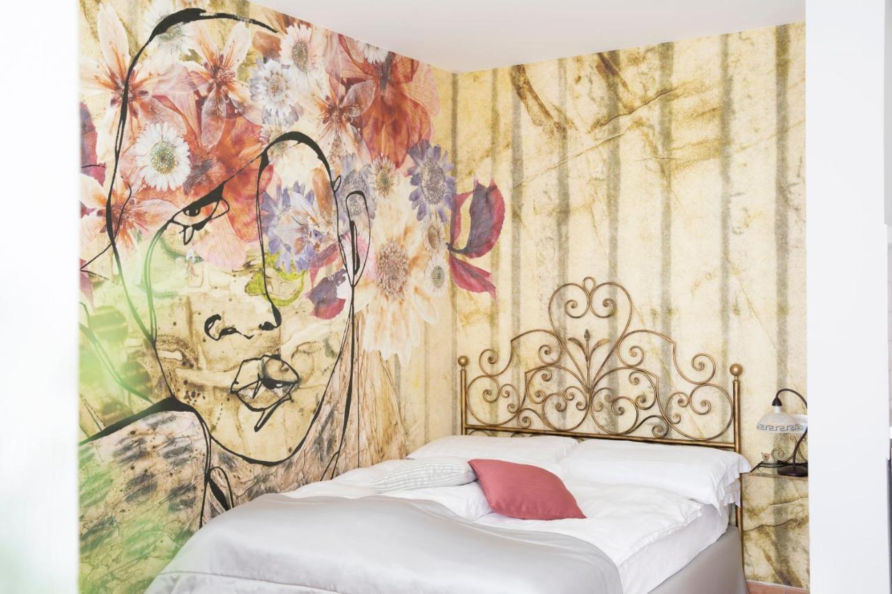 Charming Moment Di Villa Porta - Residenza Leonardo Luino Buitenkant foto