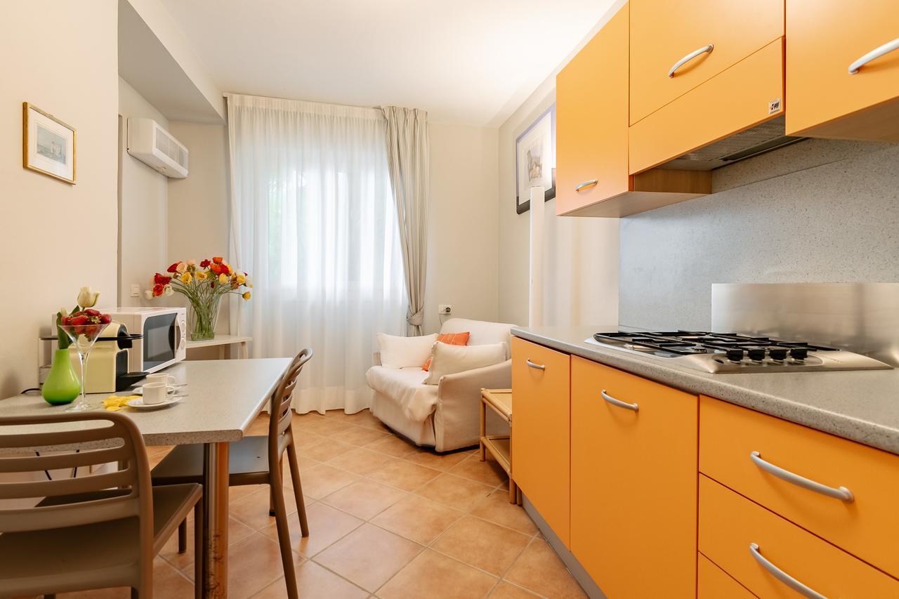 Charming Moment Di Villa Porta - Residenza Leonardo Luino Buitenkant foto
